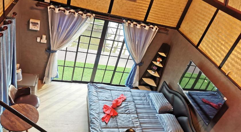 Image of Family Room 14