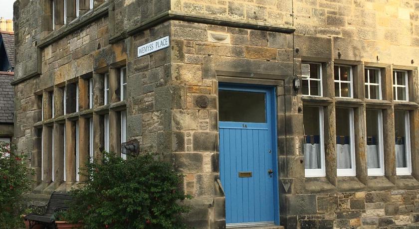 The Store, harbour holiday cottage