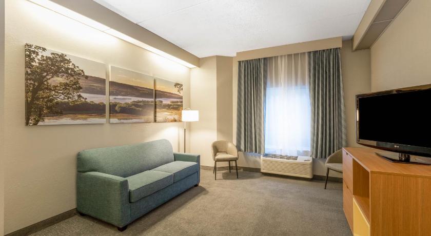 Days Inn by Wyndham Eagan Minnesota Near Mall of America