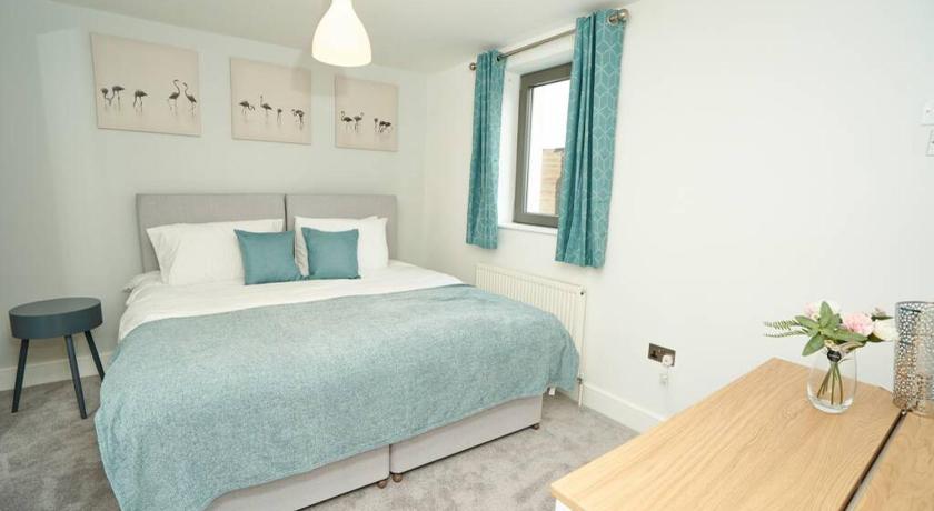 Home from home - 4 Double Bed House with Parking photo