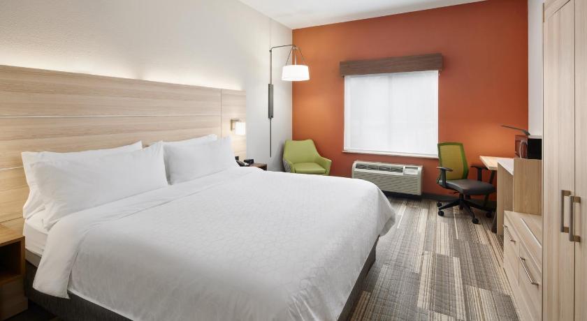 Holiday Inn Express Hotel & Suites Salem