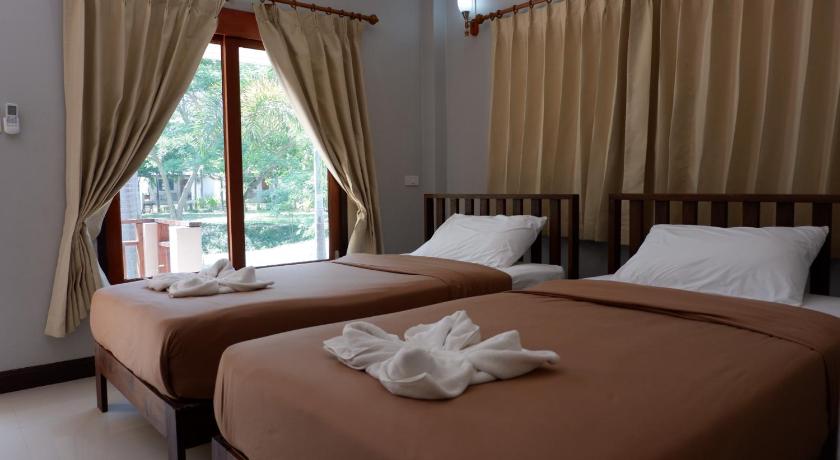 Image of Standard Twin Room with Garden View 2