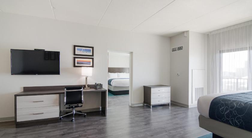 Image of 2 King Beds, Suite, Nonsmoking, Accessible 3