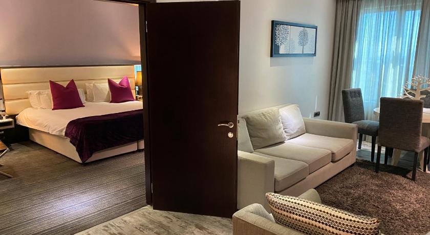Image of Junior Suite 8