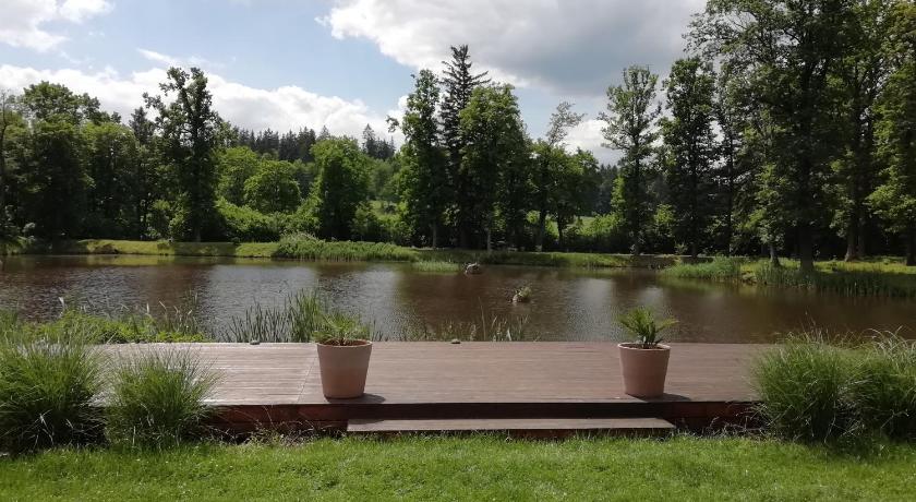 Zamek Karpniki Schloss Fischbach photo