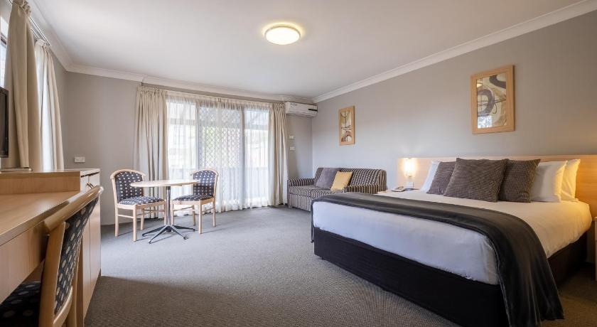 Maclin Lodge Motel photo