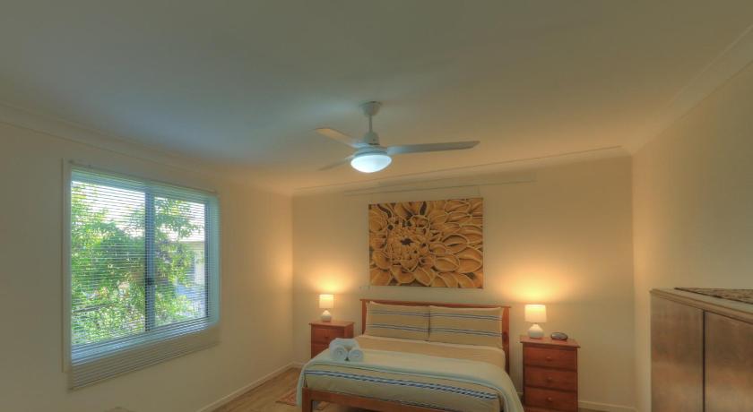 Village Stays Coldstream Gallery Bungalow photo