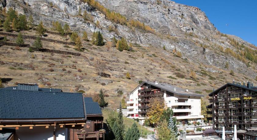 Appartement au centre de Zermatt (4-8 personnes) photo