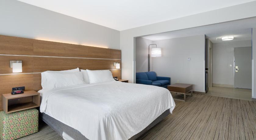 Holiday Inn Express Hotel & Suites Weston