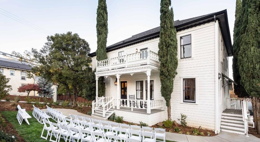 グラスバレー The Holbrooke Hotel 3つ星 ホテル 外観