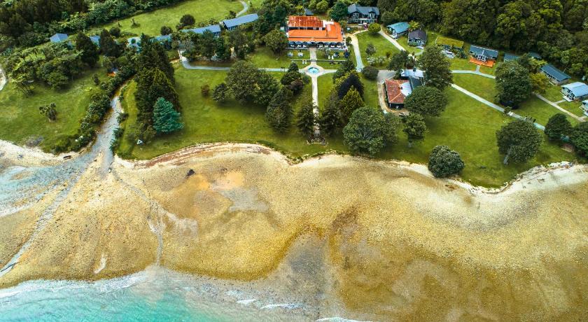 Furneaux Lodge