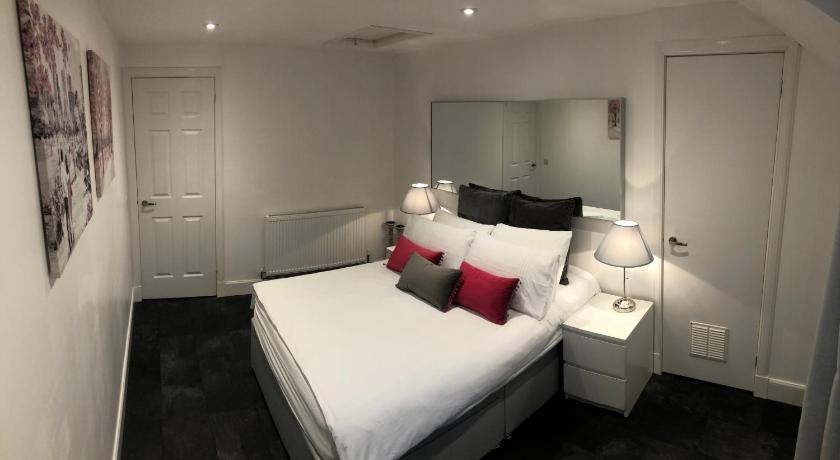 L&H APARTMENTS photo