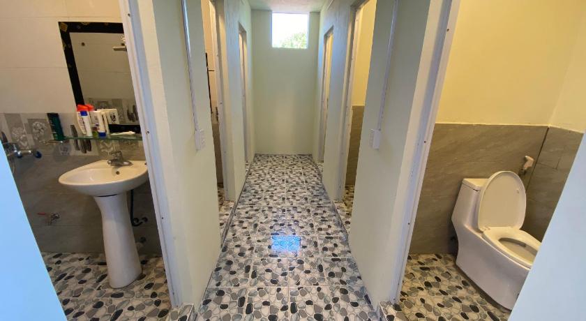 Image of Quadruple Room with Private Bathroom 11