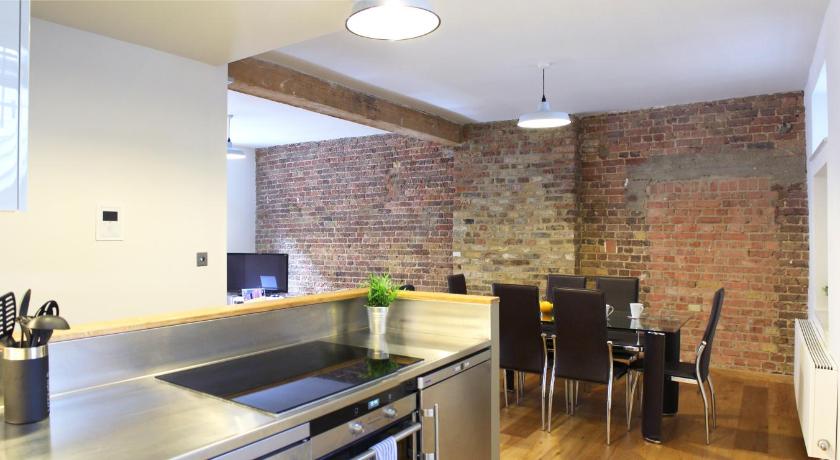 London Apartments Shoreditch - image 2
