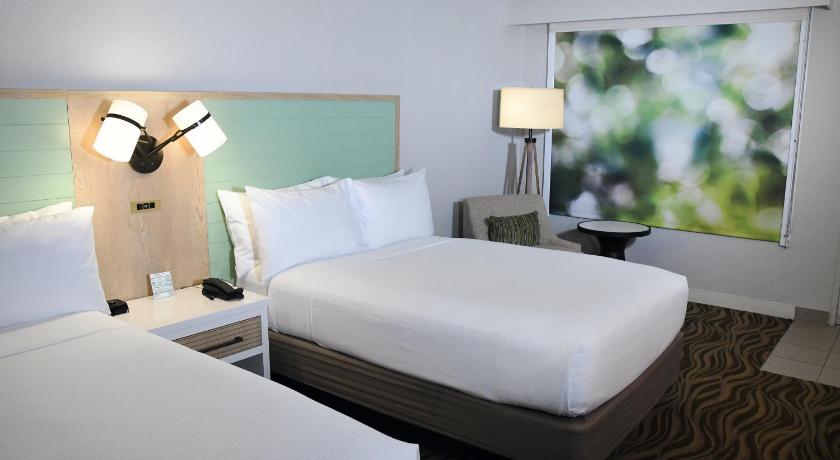 Image of Two Double Beds - Non-Smoking 1
