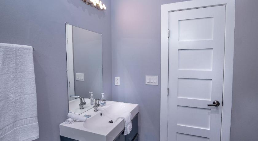 Prosperity Place Remodeled 3BR 2BA Near Downtown photo
