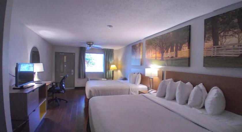 Days Inn & Suites by Wyndham Peachtree City