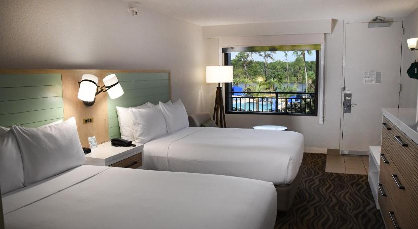 Image of 2 Double Beds, Lake View, Non-Smoking 1