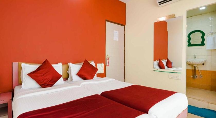 Hotel Golden Plaza – Bombay/ Mumbai, KY