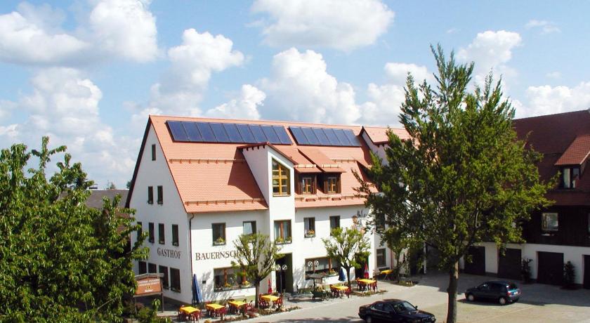 Landhotel Bauernschmitt — Hotel in Pottenstein