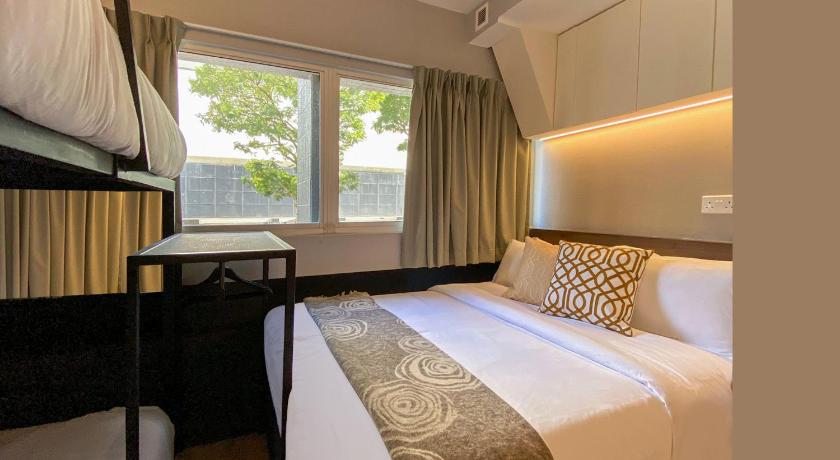 ST Signature Bugis Beach, DAYUSE, 5 hours: 9AM – 2PM photo