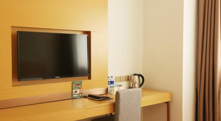 GreenTree Inn Tianjin Hedong District Tianjin Railway Station Square Express Hotel – Tianjin, GA