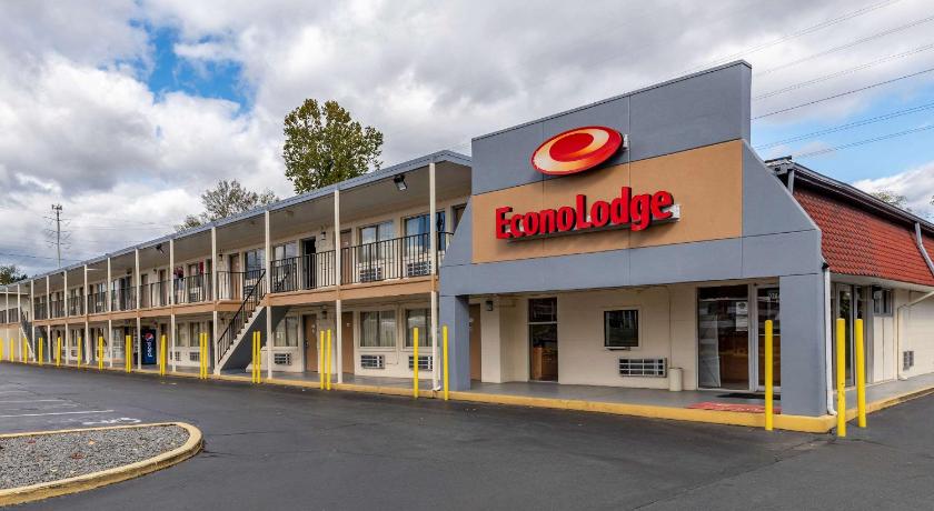 Econo Lodge North