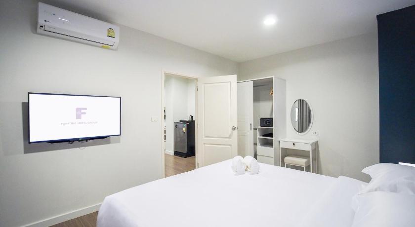 Image of 2 Bedroom Grand Suite 12