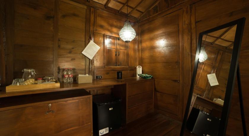 Image of Deluxe Suite 12