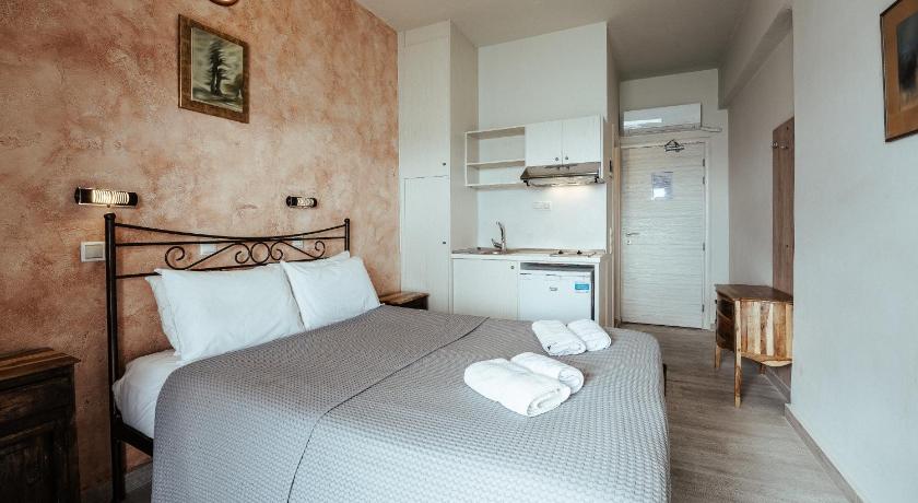 Mari Hotel & Maisonettes photo