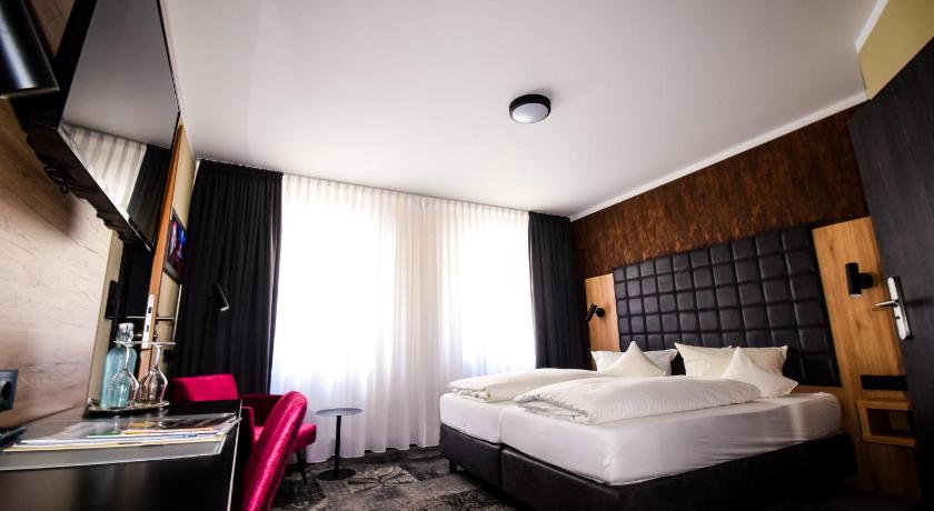 Akzent Hotel Roter Lowe — Hotel in Ulm