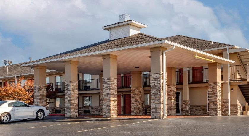 Quality Inn Russellville I-40