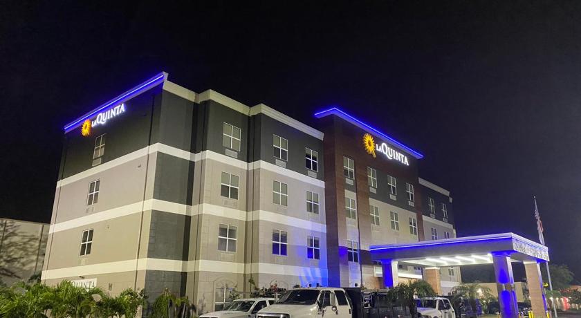 La Quinta Inn & Suites by Wyndham Tampa Central