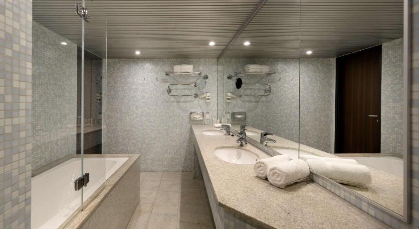 Image of Superior Room with View 7
