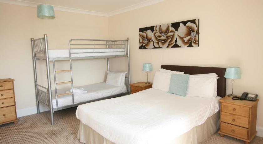 Image of Standard Family Room 3
