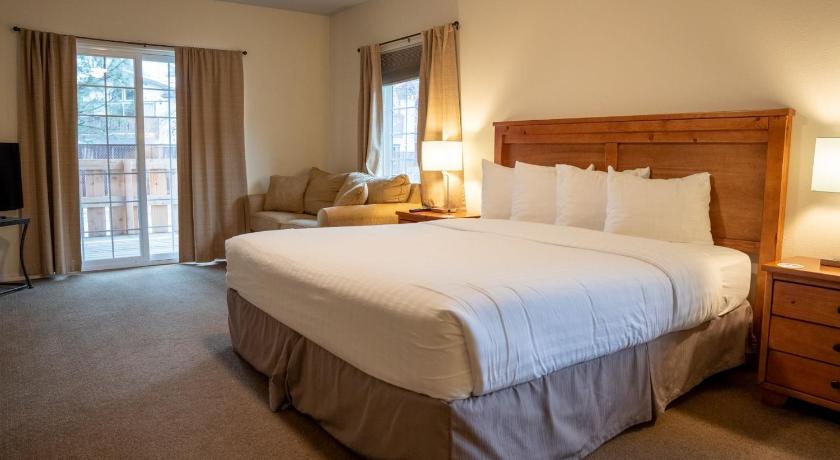 Blue Elk Inn photo