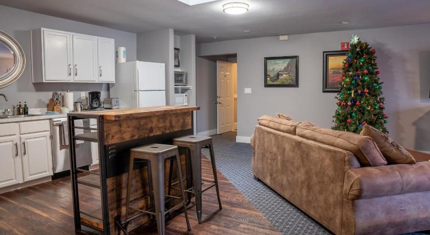 Blue Elk Inn photo