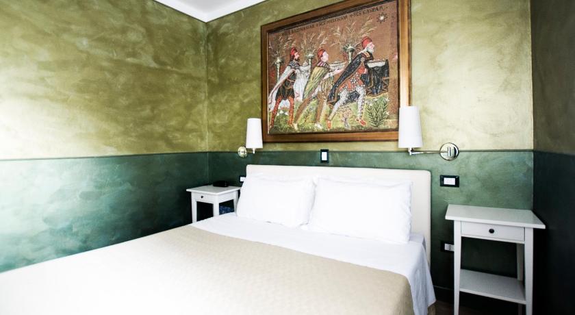Фото: Двухместный номер эконом-класса (Economy Double Room) 13