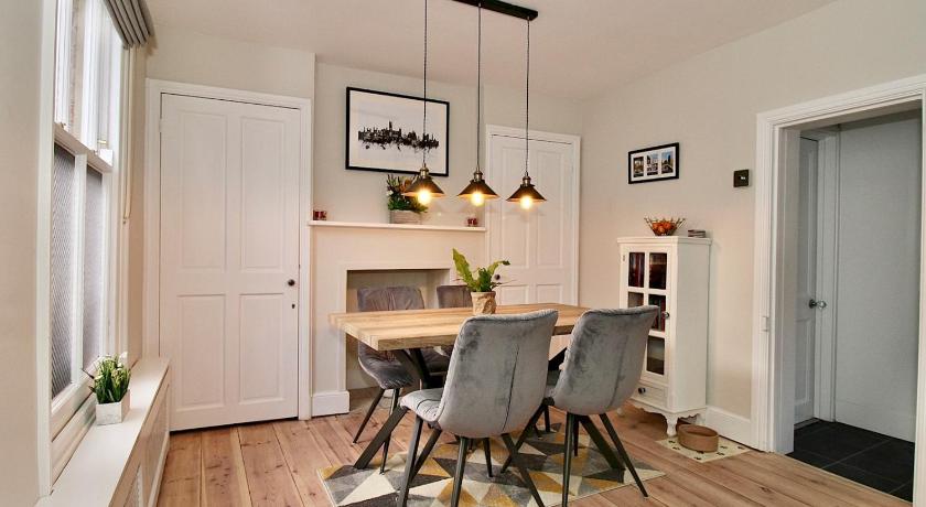 A Character Cottage in Historical Canterbury — Hotel in Canterbury