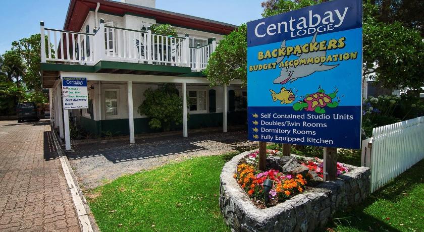 a sign on the side of a building, Centabay Lodge and Backpackers in Bay of Islands