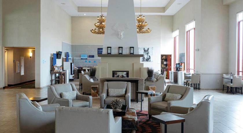 Holiday Inn Express & Suites - Olathe North photo