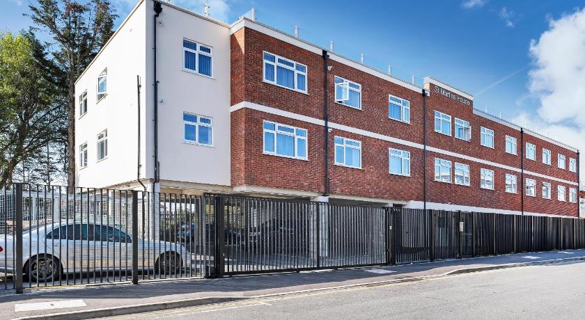 St Martins House Luxury 2 Bedroom Apartments Ruislip photo