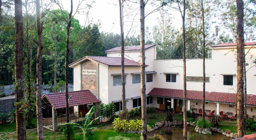 Livgrand Bison Rise Resorts Yercaud Escape