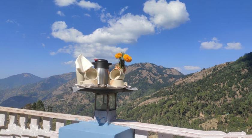 Rooftop Cottages & Restaurant, Pangot photo