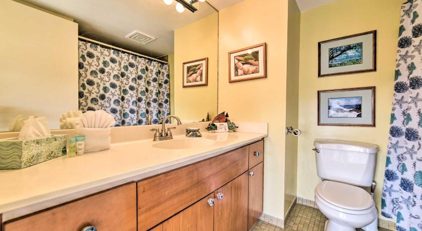 Ocean-View Maui Penthouse with Balcony and Pool Access photo