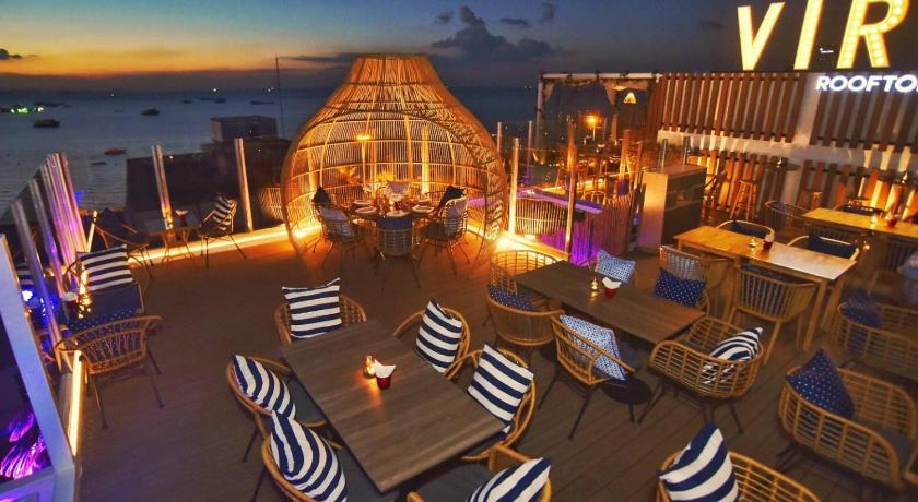 Pattaya Pattaya Sea View Hotel 4-Star Hotel pool