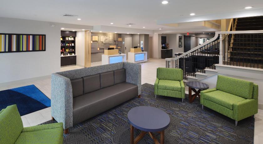 Holiday Inn Express Grand Rapids Southwest