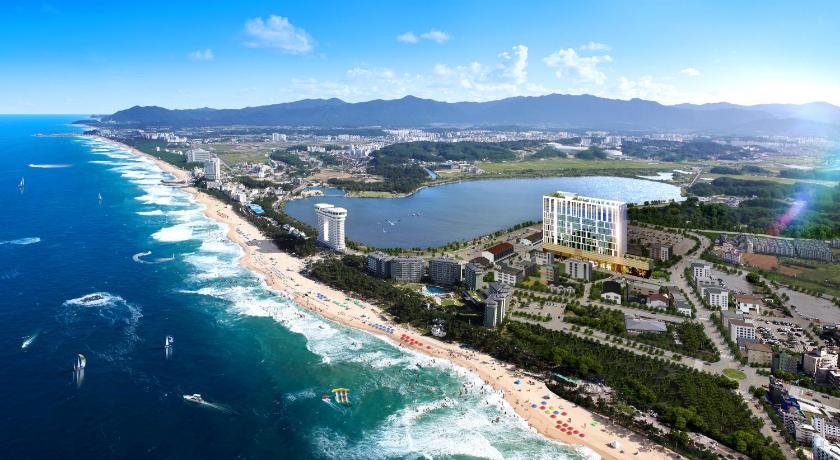 a large body of water with a city skyline, Hi Ocean Gyeongpo in Gangneung-si