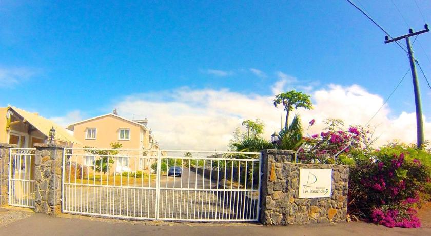 2 bedrooms villa at Grand Gaube 800 m away from the beach with private pool enclosed garden and wifi photo