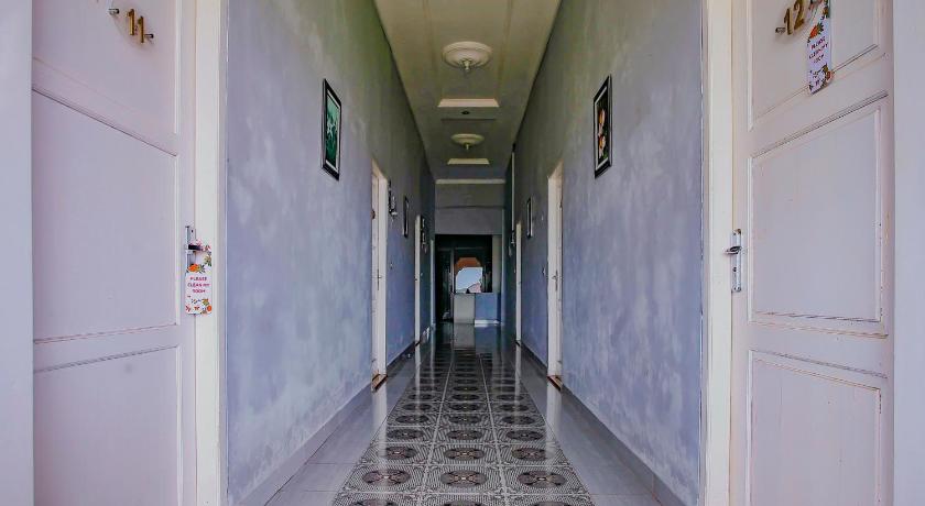 OYO 90072 Apri Inn Syariah